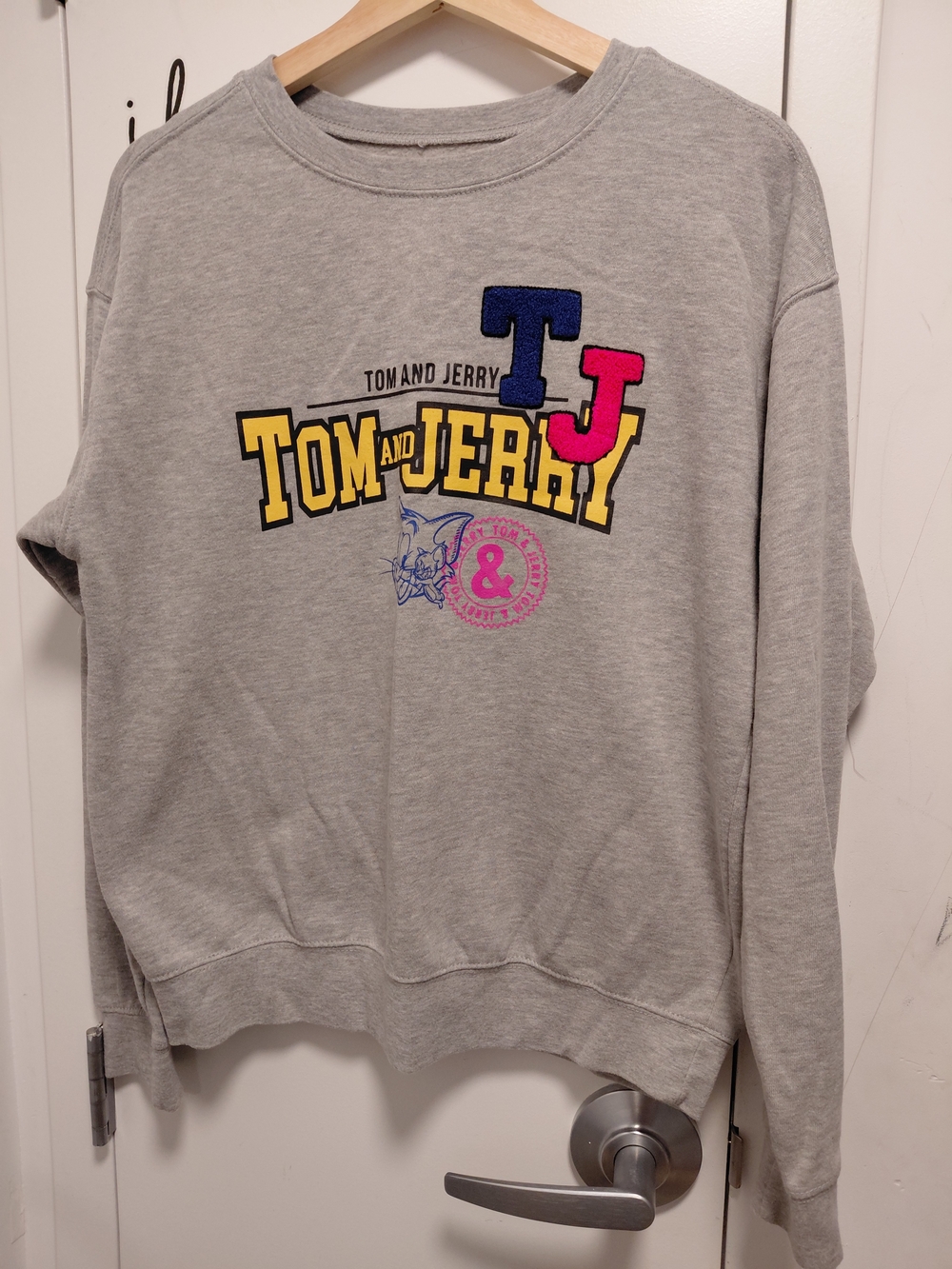 Women's Light Grey Graphic Crewneck Sweatshirt